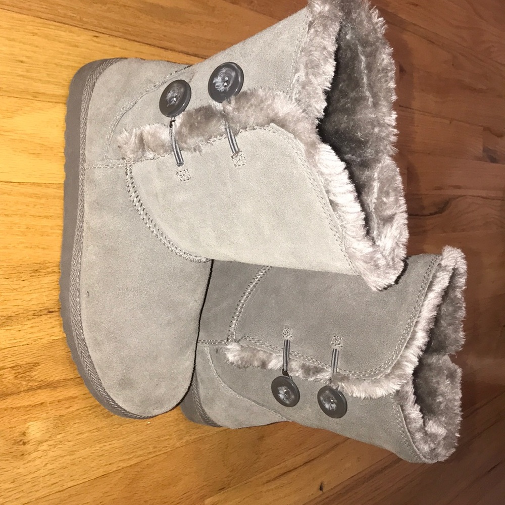 Suade warm button boots